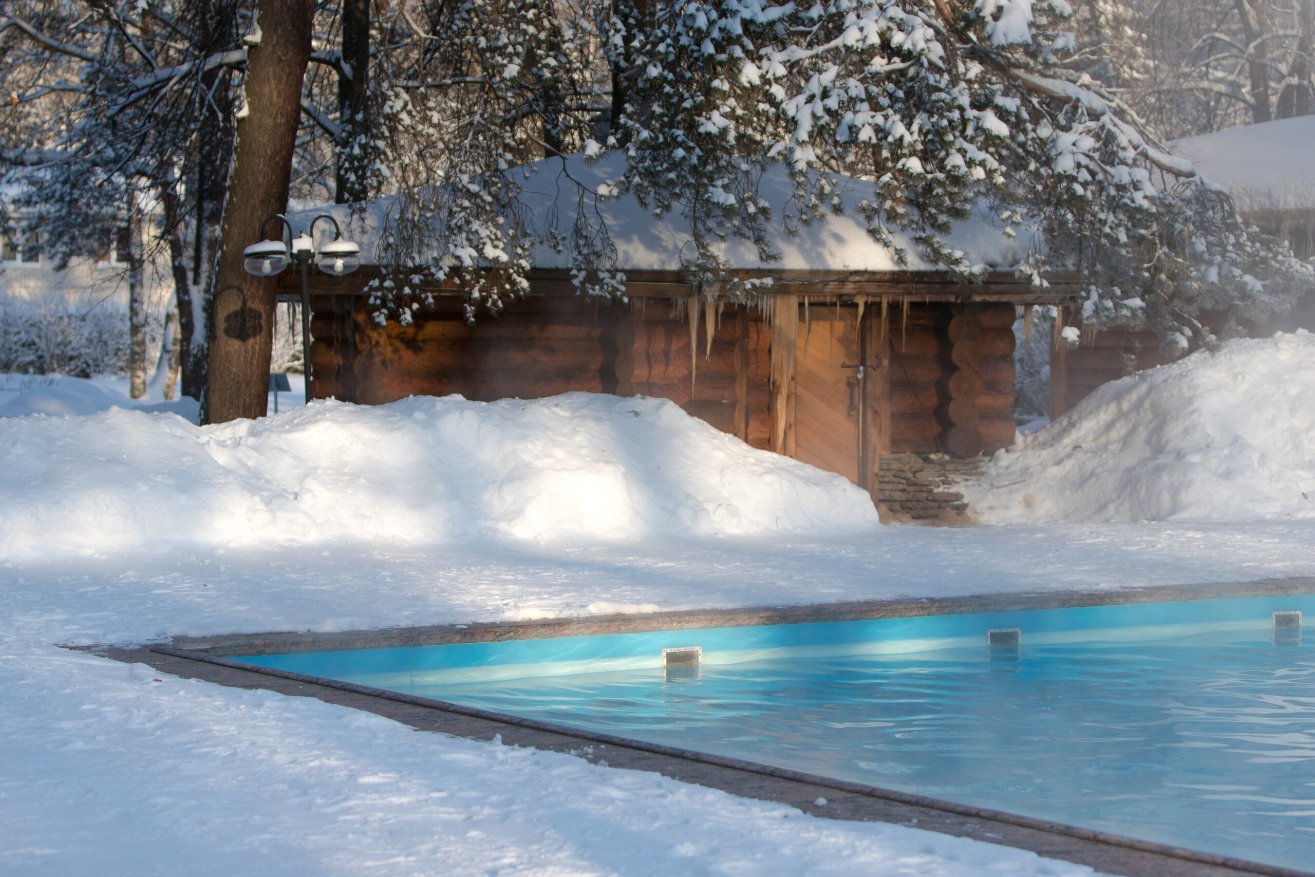 Come chiudere la piscina interrata in inverno